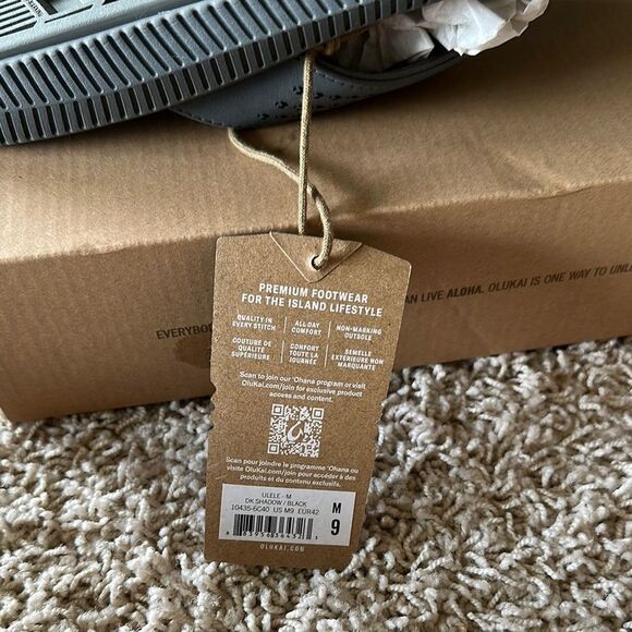 OluKai Gray Sandals Flip Flop Style Casual BRAND NEW NEVER WORN